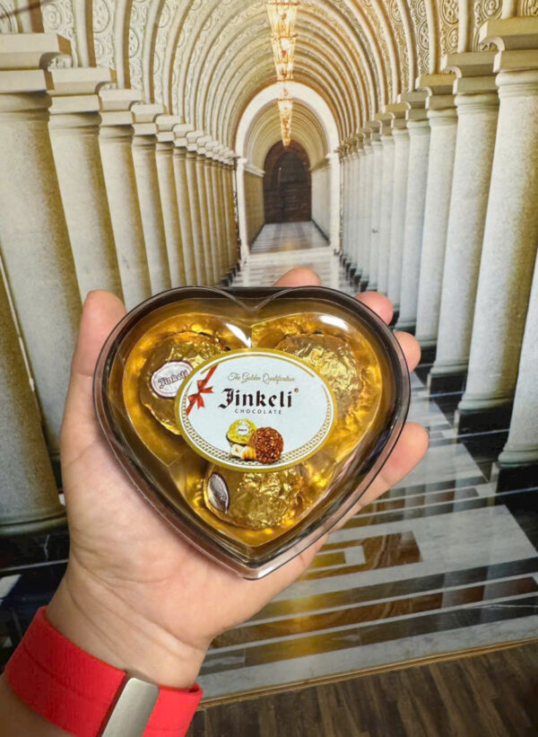 Socola Jinkeli hộp nhựa trái tim (3 viên)