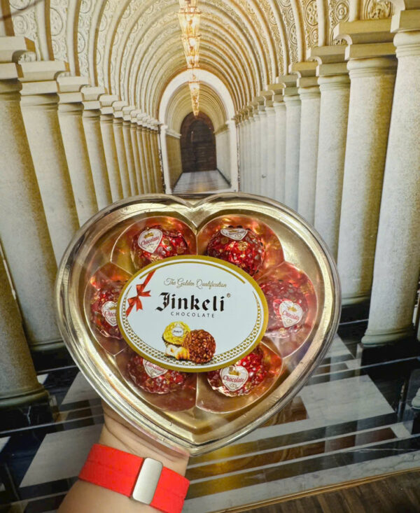 Socola Jinkeli hộp nhựa trái tim (6 viên) - Hình ảnh 3
