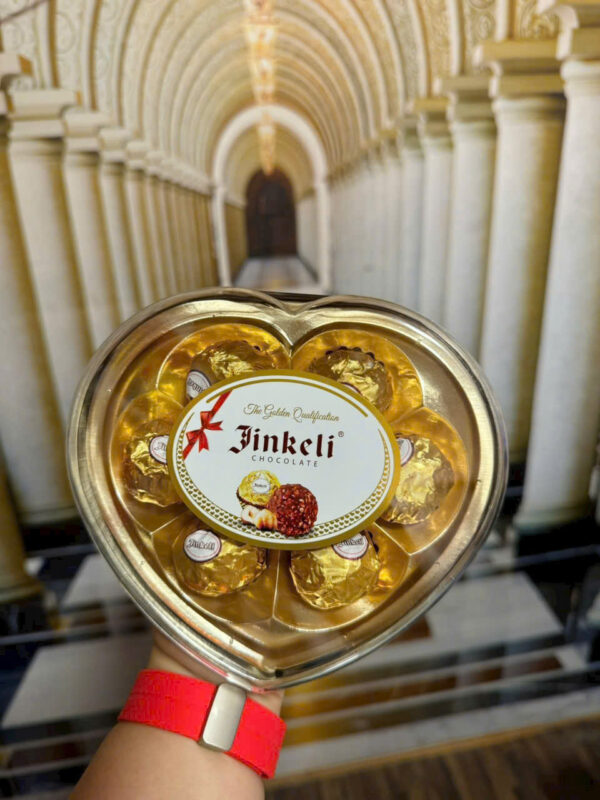 Socola Jinkeli hộp nhựa trái tim (6 viên)