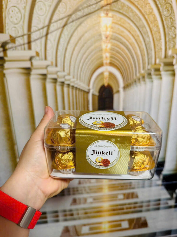 Socola Jinkeli hộp nhựa vuông (12 viên)